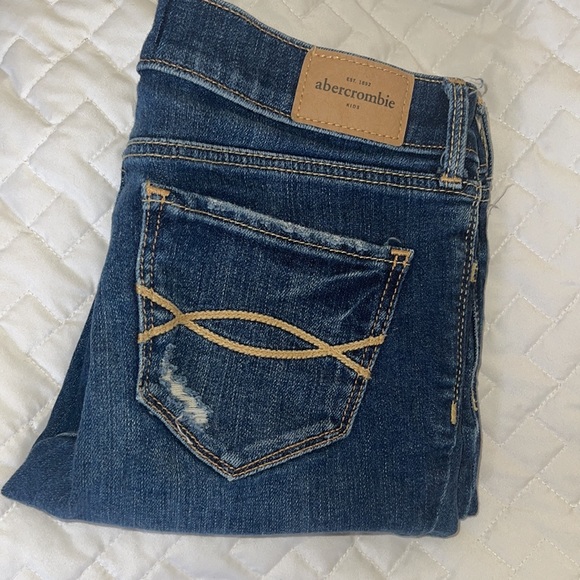 Girls Abercrombie Shorts Size 14 With Some Light Distressing. EUC!! - Picture 8 of 8